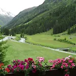 Haus Elisabeth Pensjonat St. Leonhard im Pitztal