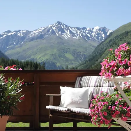 Haus Elisabeth Gasthof St. Leonhard im Pitztal